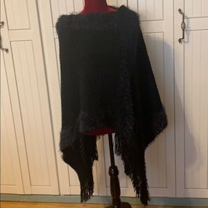 NWOT Beautiful Knit  Poncho w/ Fur